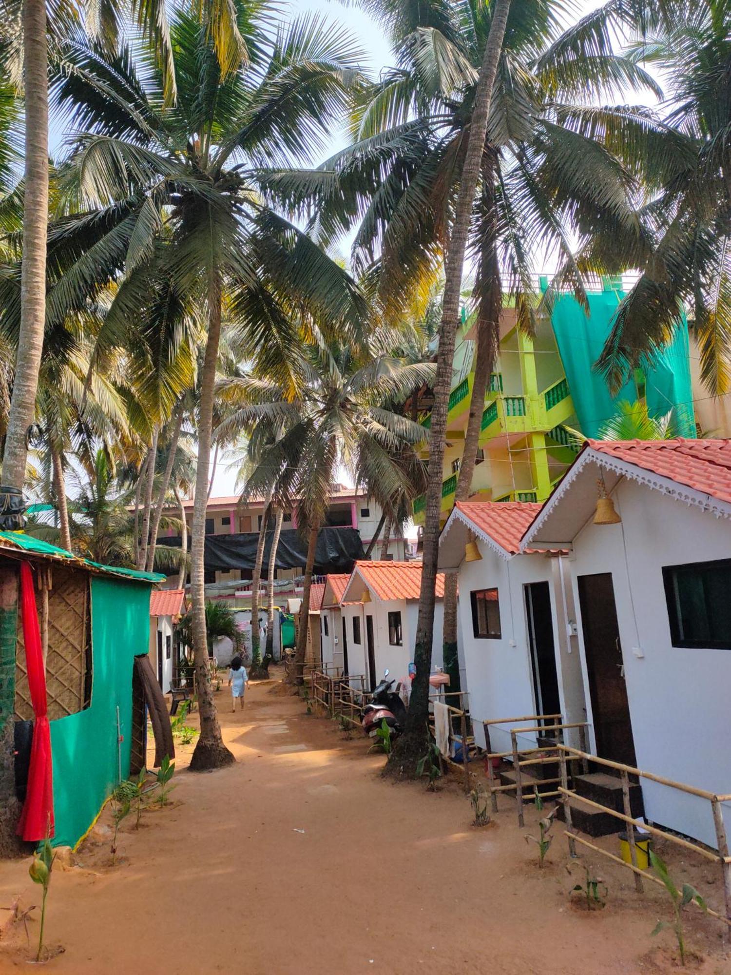 Love Paradise Arambol Luaran gambar